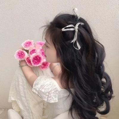 触碰的双手