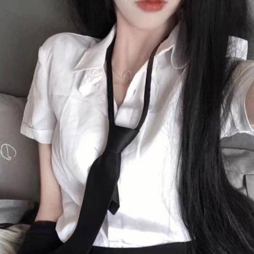 歌女五美图